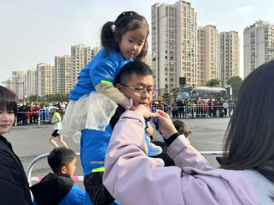 4月2日 | 世界孤独症日“爱跑同行·点亮星光”(图5)