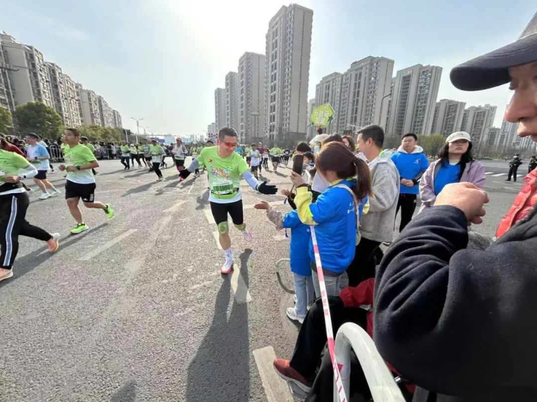 4月2日 | 世界孤独症日“爱跑同行·点亮星光”(图11)