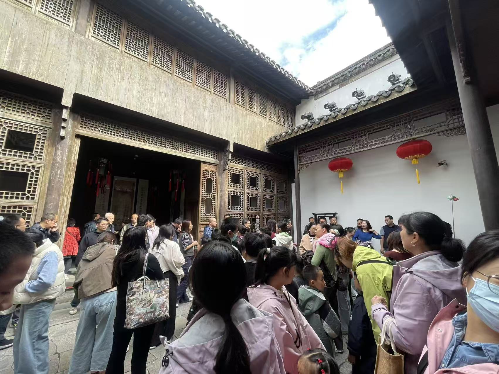 探访个园雅韵 共品非遗之美(图4) 探访个园雅韵 共品非遗之美(图4)