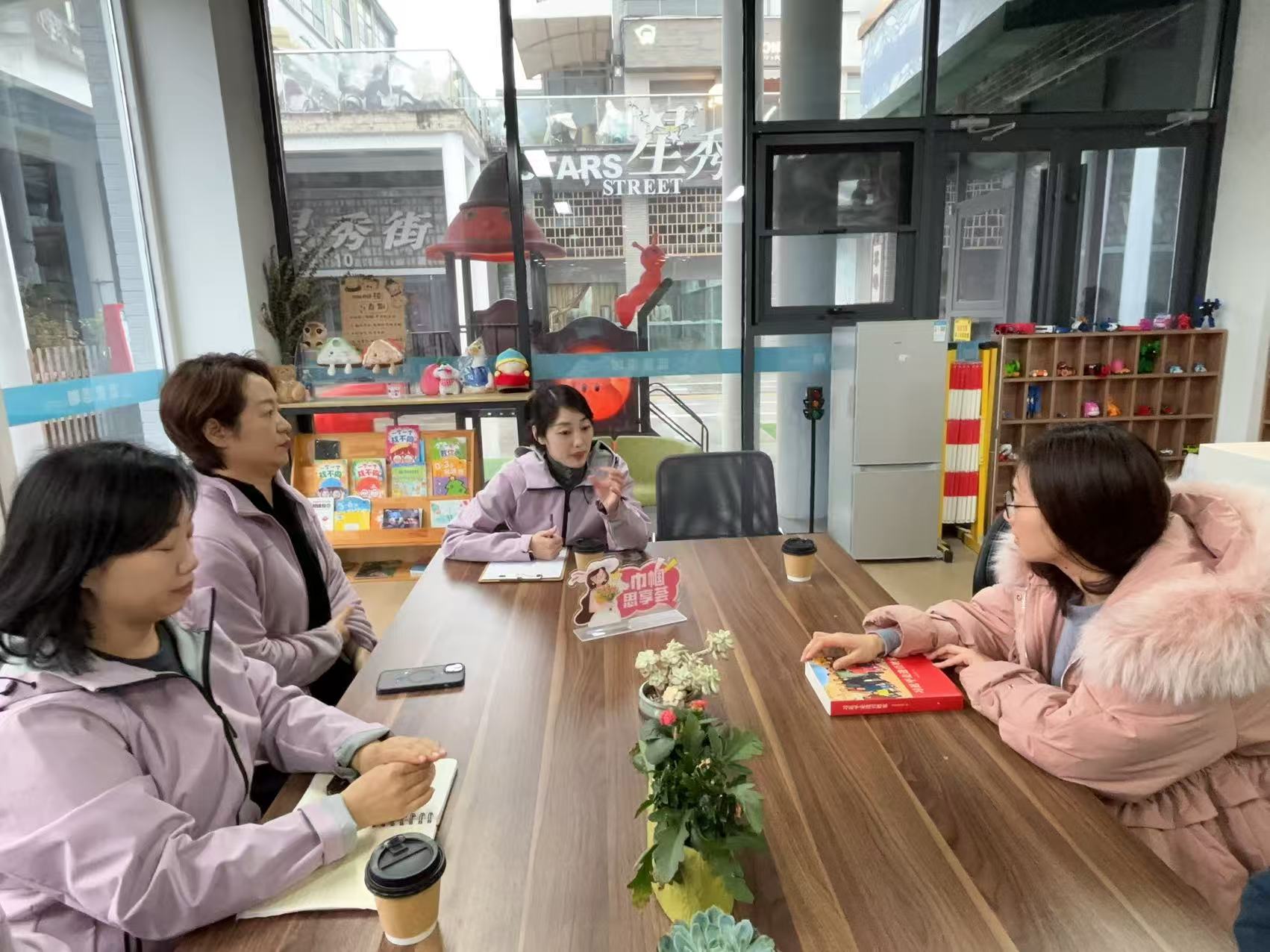 情暖童心 爱润成长——广陵区妇联走访慰问智童儿童发展中心(图3)