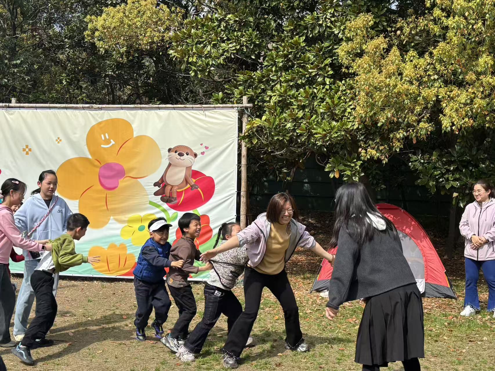 “茱萸拾春·童行自然”春游活动圆满落幕 解锁春日亲子美好时光(图5) “茱萸拾春·童行自然”春游活动圆满落幕 解锁春日亲子美好时光(图5)